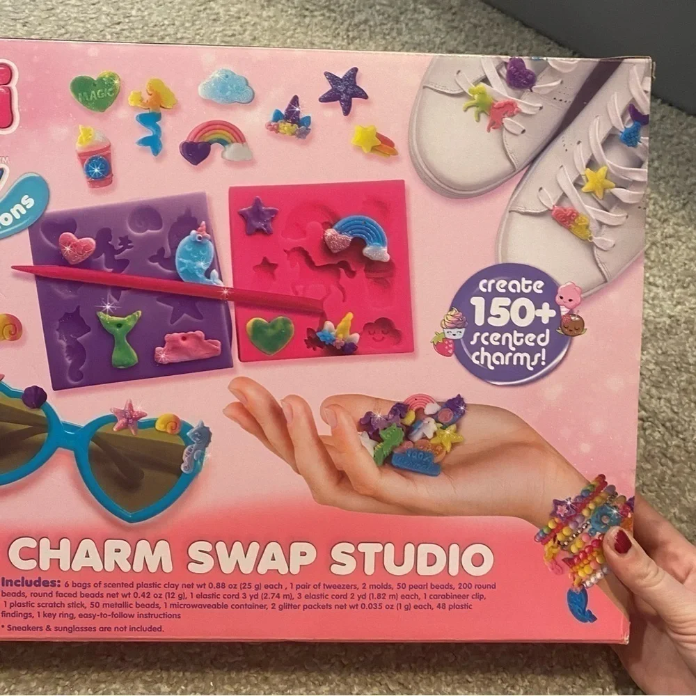 Plasti Taffy Melt n’ Mold Creations Charm Swap Studio NEW Craft